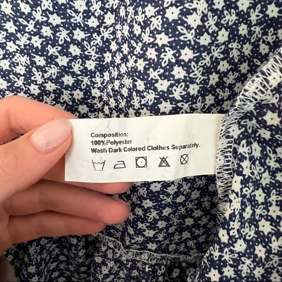 Flower Butterfly Sleeve Plunging Peplum Blouse - Picture 12 of 12